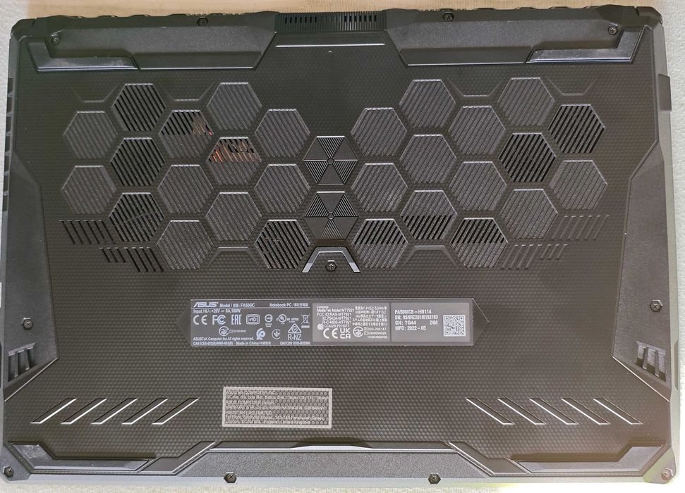 Продавам ASUS TUF Gaming A15-Ryzen 7/RTX 3050/32GB RAM/2TB - Като НОВ