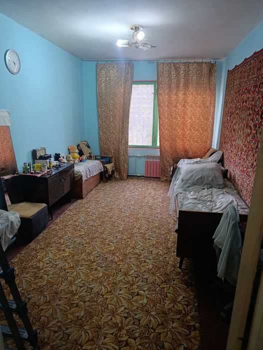 Спутник 17 да жойлашган 3 хонали хонадон — 1-қават, ҳовлиси билан,