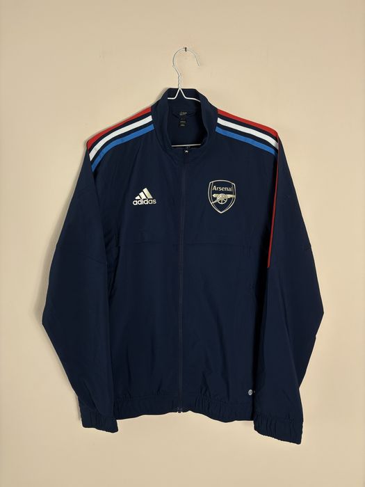 Мъжки горнища и ветровки