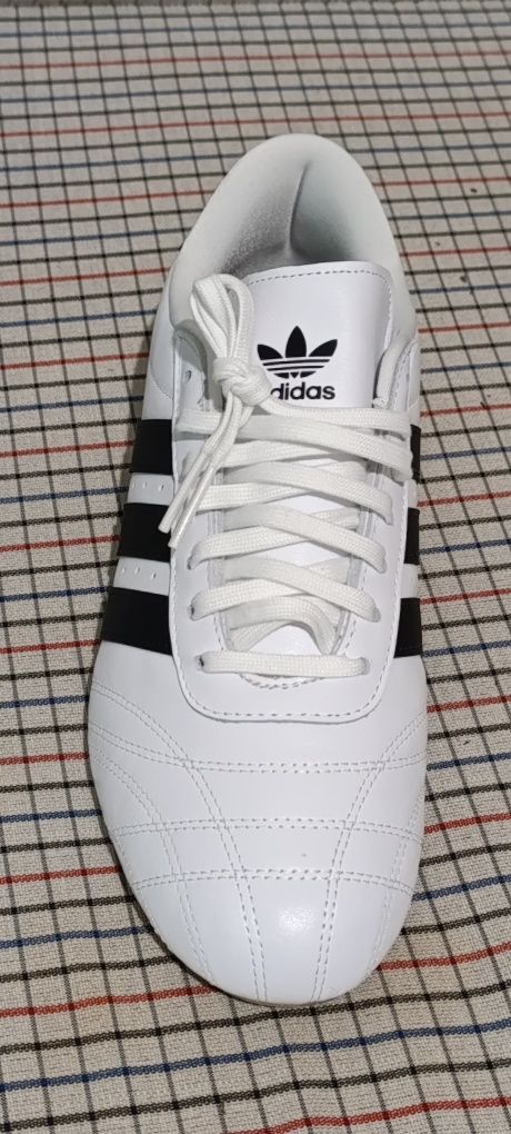 Нови ADIDAS Originals маратонки