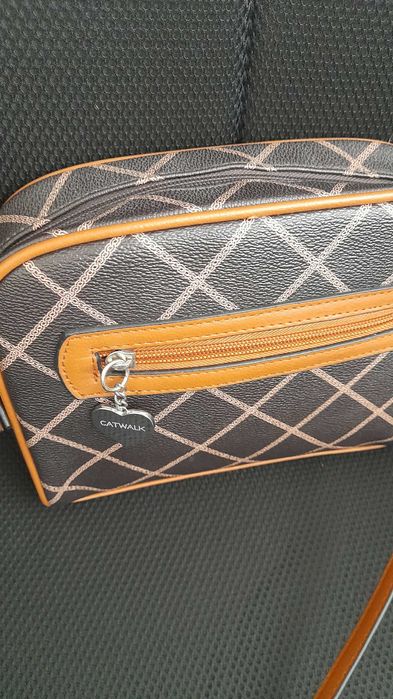 Кафява чанта за през рамо CATWALK