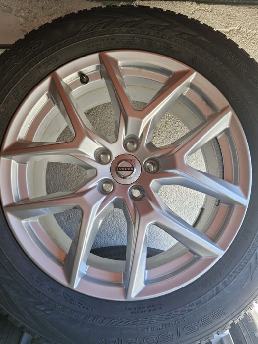 Vând Jante Mercedes 235/60/18 originale cu cauciucuri Iarna