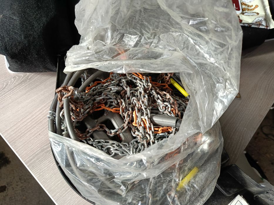 Продавам вериги против боксуване за  Фолксваген шаран.