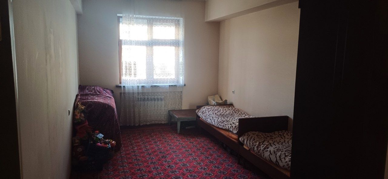 Toshkent shahar  Nurafshon ko'chasi 3 xonali kvartira sotiladi.