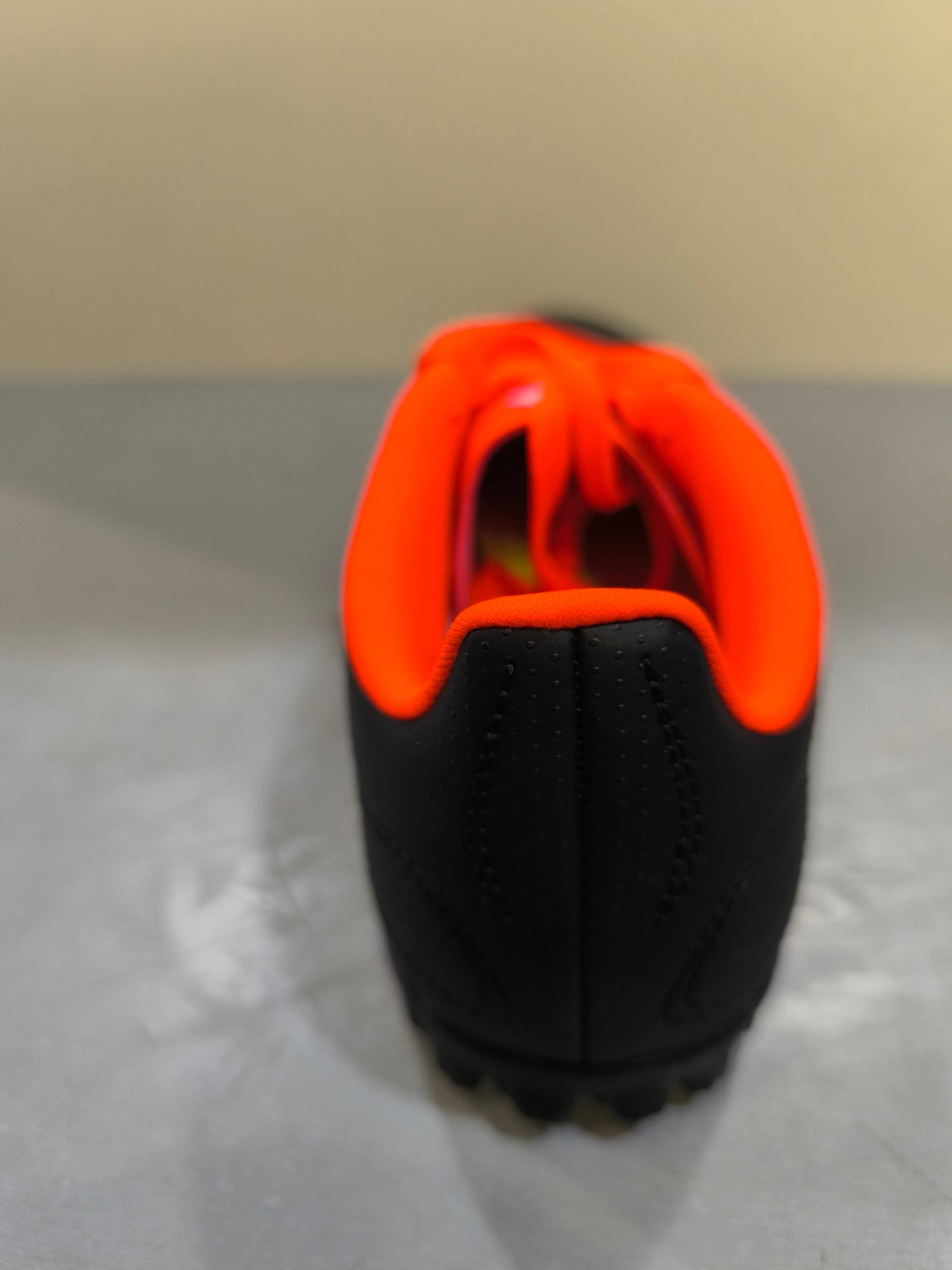 Adidas Predator  N38 и N38,5.Детски стоножки.Нови.Оригинал.