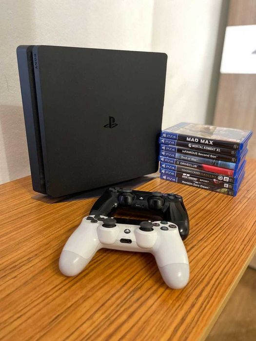 vand ps4 slim cu stand si 2 joistick
