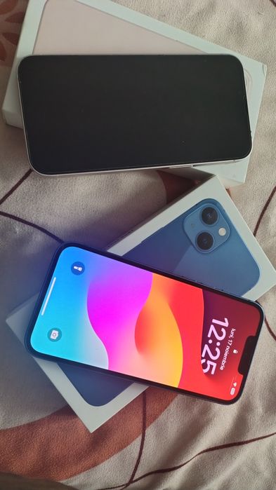 Vând-Schimb Două iPhone 13 nwk