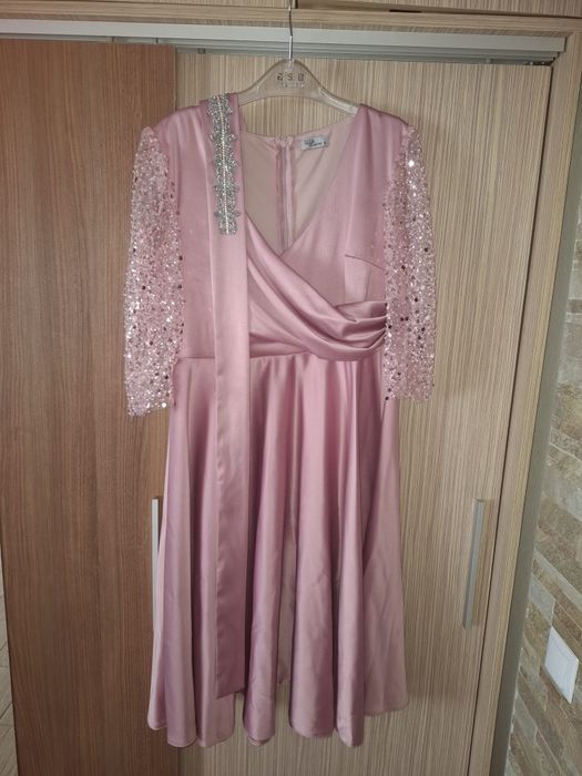 Vand rochie de seara