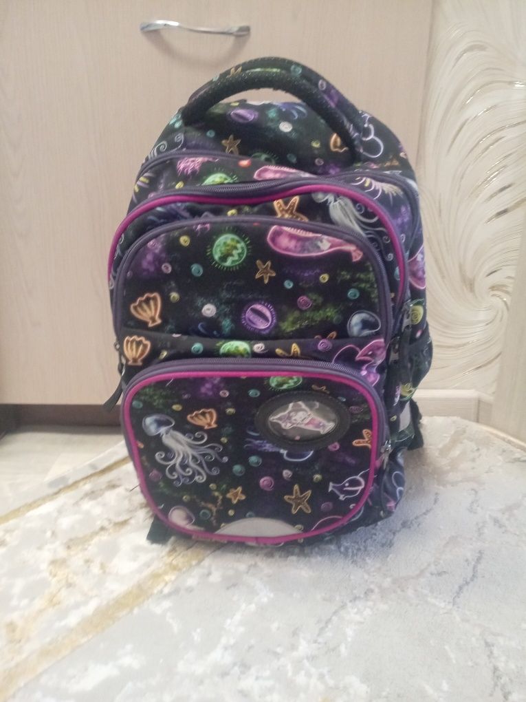 Рюкзак школьный продам