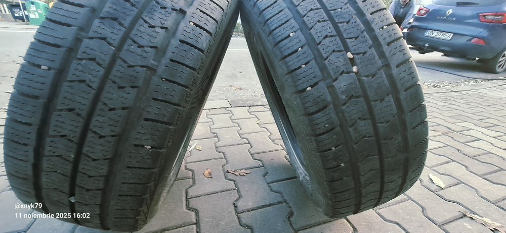 Vând  cauciucuri iarnă 215 65 16c