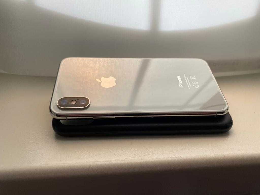 IPhone XS  64 Gb