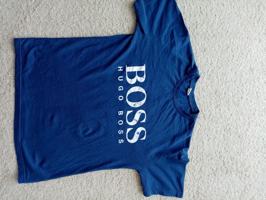 Vand Tricou Hugo boss,calitate.mar.S,import.original.purtat.