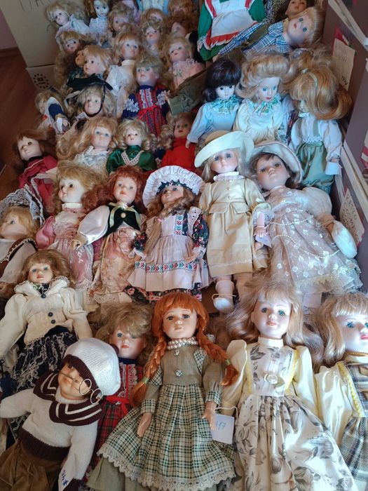 Стари порцеланови кукли