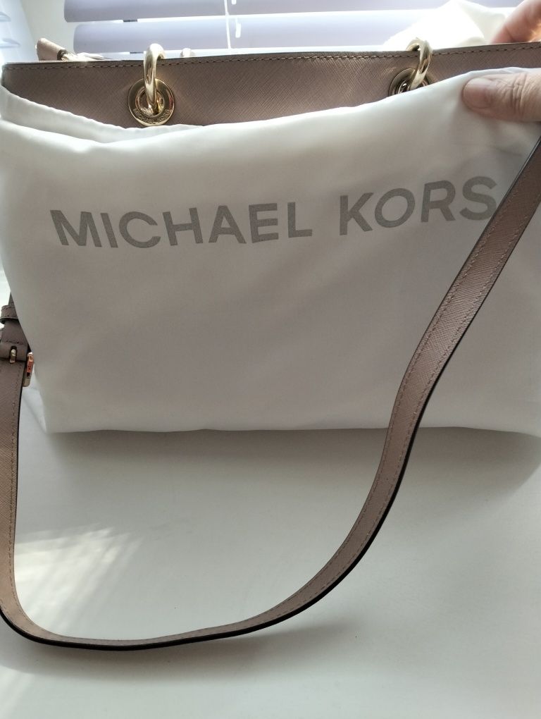 Продам сумку оригинал MICHAEL KORS