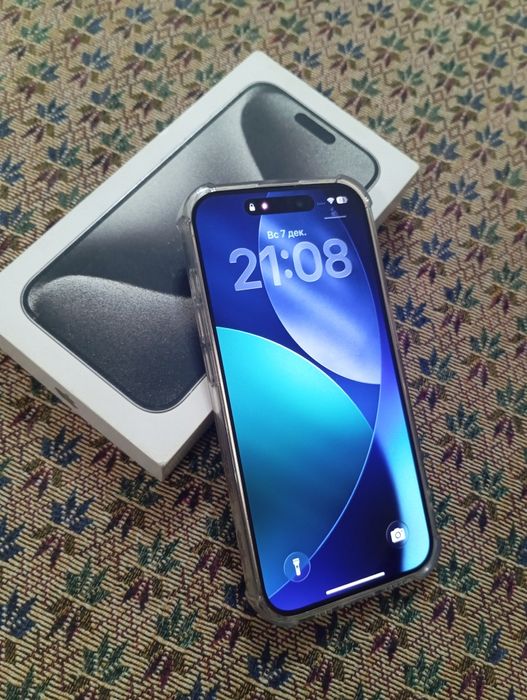 В продаже Iphone 15 pro 128gb white titanium.