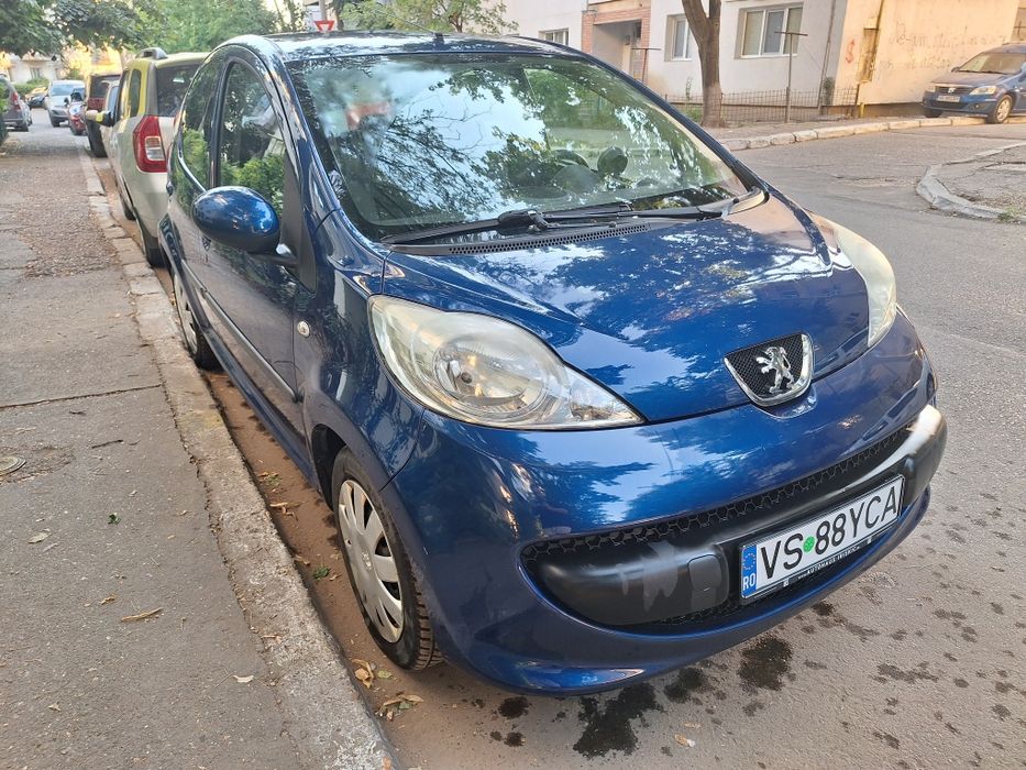 Vând Peugeot 107
