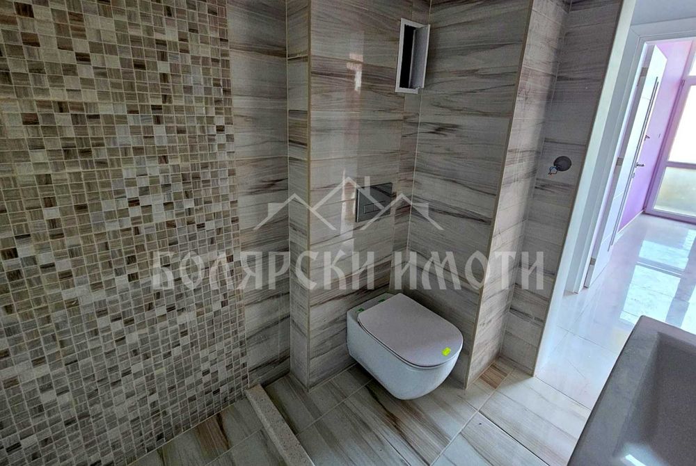 Продава се Тристаен апартамент в Горна Оряховица - 89 кв.м за 1012 €/кв.м - Снимка #1