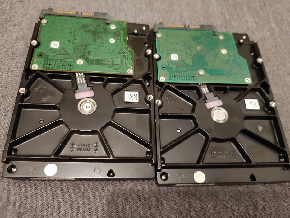 Hard-diskuri defecte pentru piese