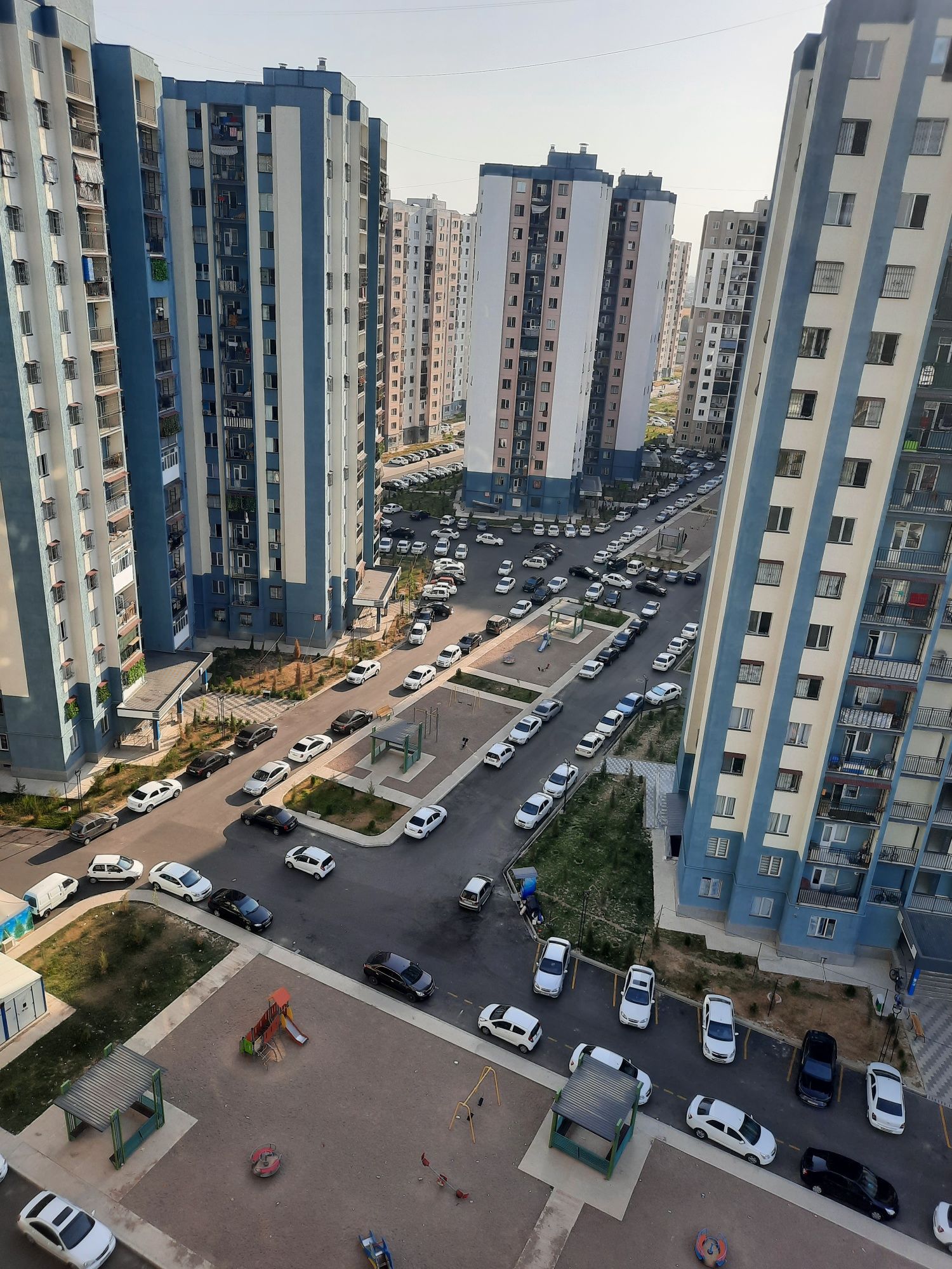 Олмос махаллада, 3 хонали квартира сотилади. Уй узимники!