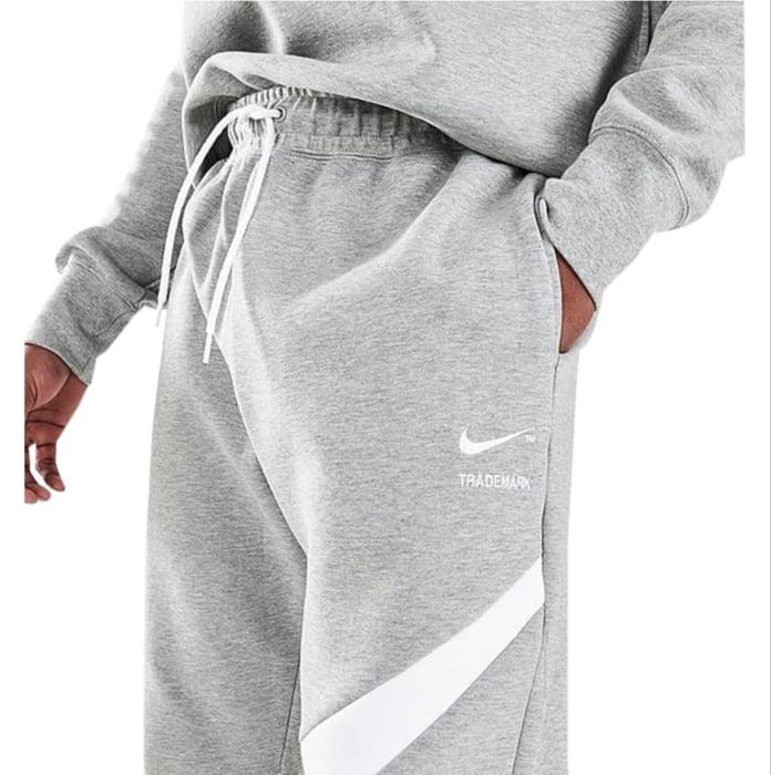 Анцунг Nike swoosh