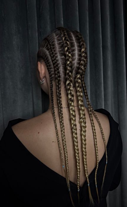 Стилист по прическам