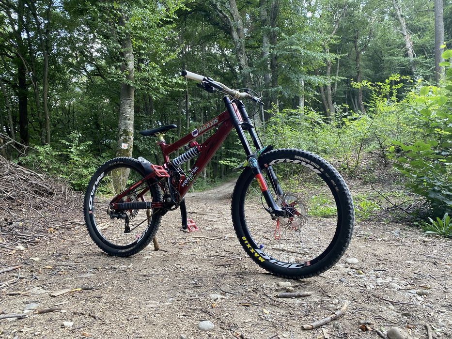 Vând Duncan Cane Corso DH BIKE