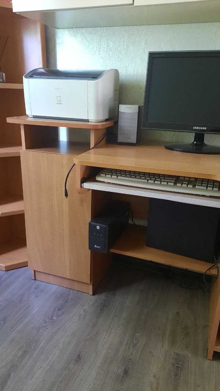 Столик компьютерный