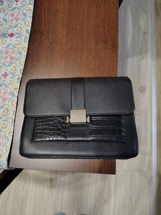 Малка черна чанта Sinsay