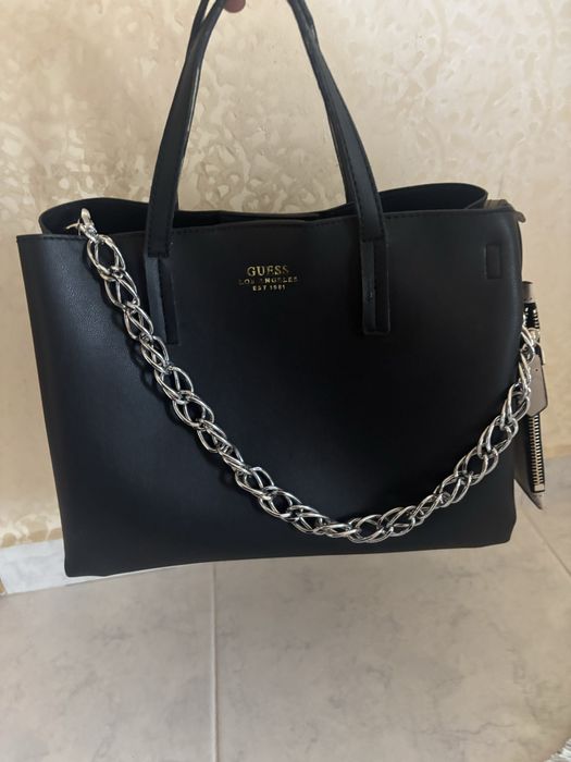 Чанта дамска Guess