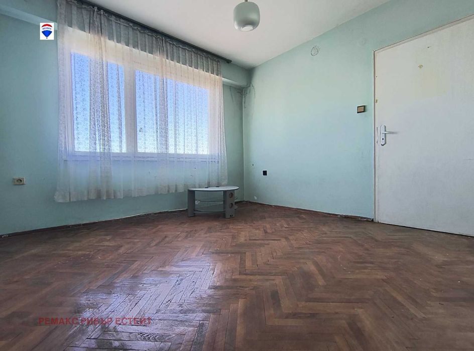 Двустаен апартаемент за продажба кв. Родина 2