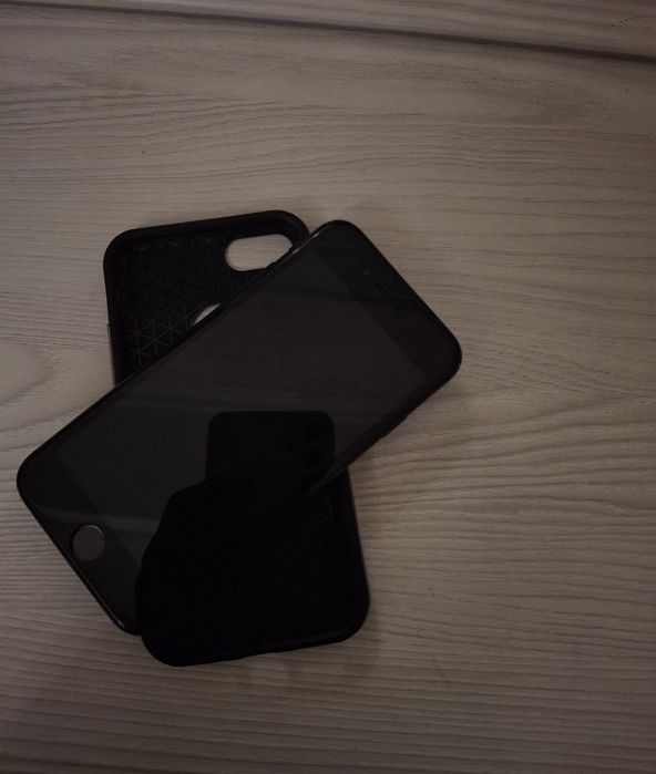 Продам iPhone se 2 128gb