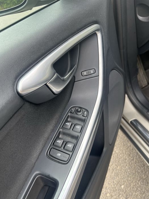 Volvo v60 1.6, diesel 2015