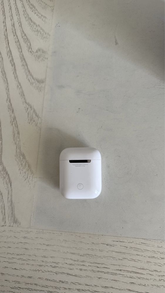 AirPods 1 поколения