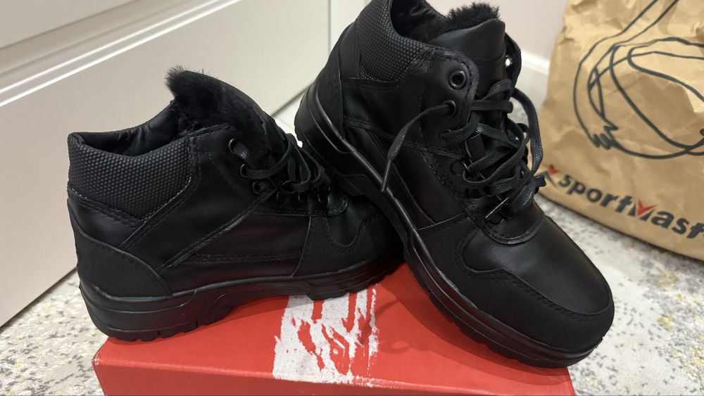 Зимний ботинка 39рр
