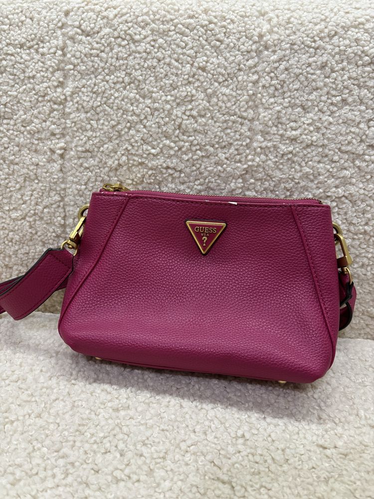 Дамска чантичка Guess