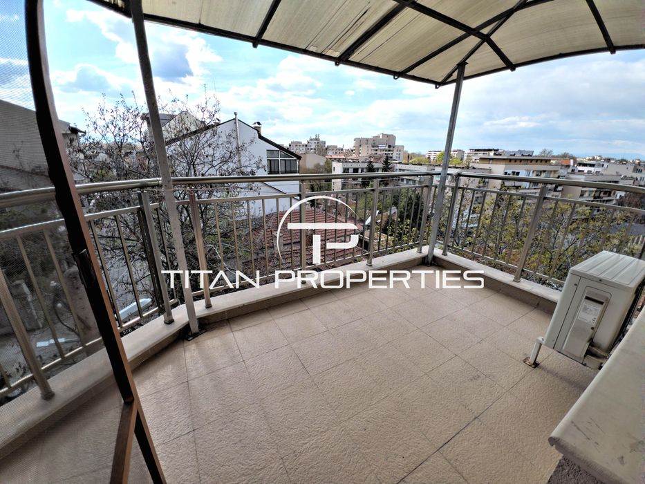 Дава се под наем Тристаен апартамент в Пловдив, Център - 120 кв.м за 550 € - Снимка #15