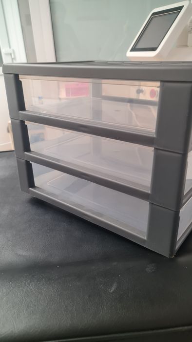 Vând organizator