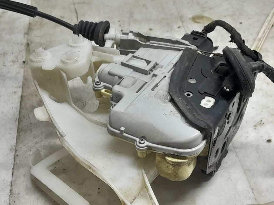 Broasca usa 3C0837867 Volkswagen VW Passat B7 [2010 - 2015]