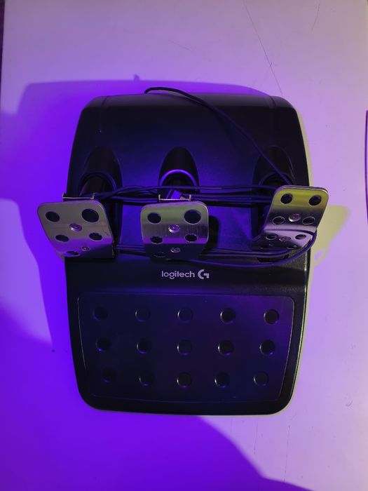 Vand Pedale Logitech