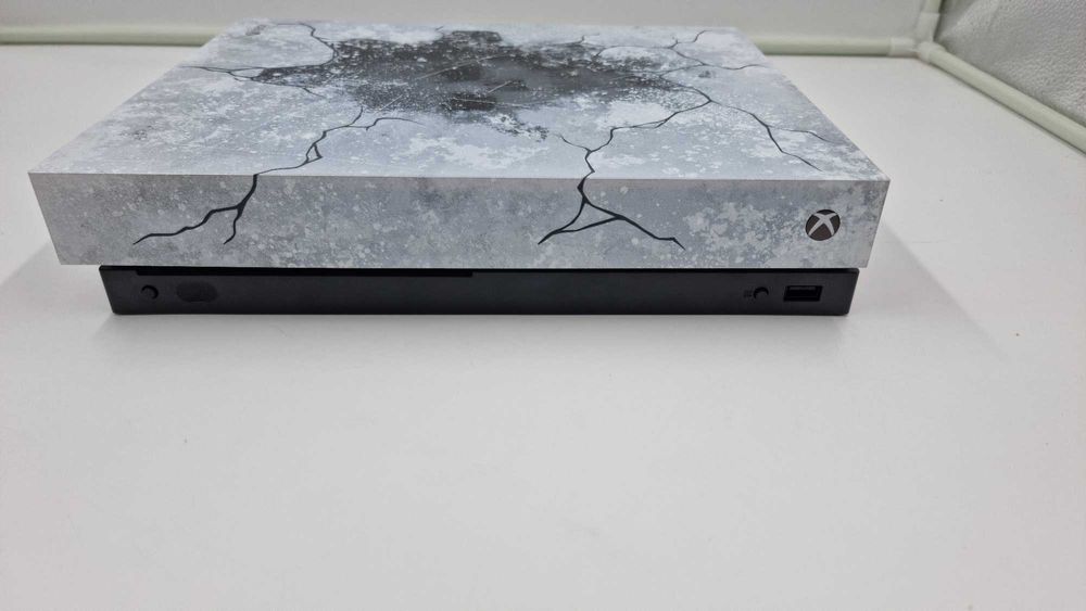Consola Xbox One X Limited Edition Gear 5 [Amanet Club Caro]