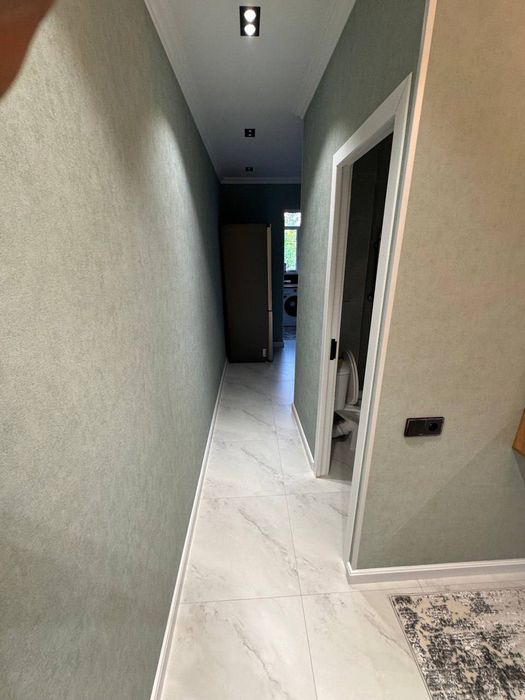 Просторная 1 комнатная с хай-тек ремонтом/с мебелью и техникой