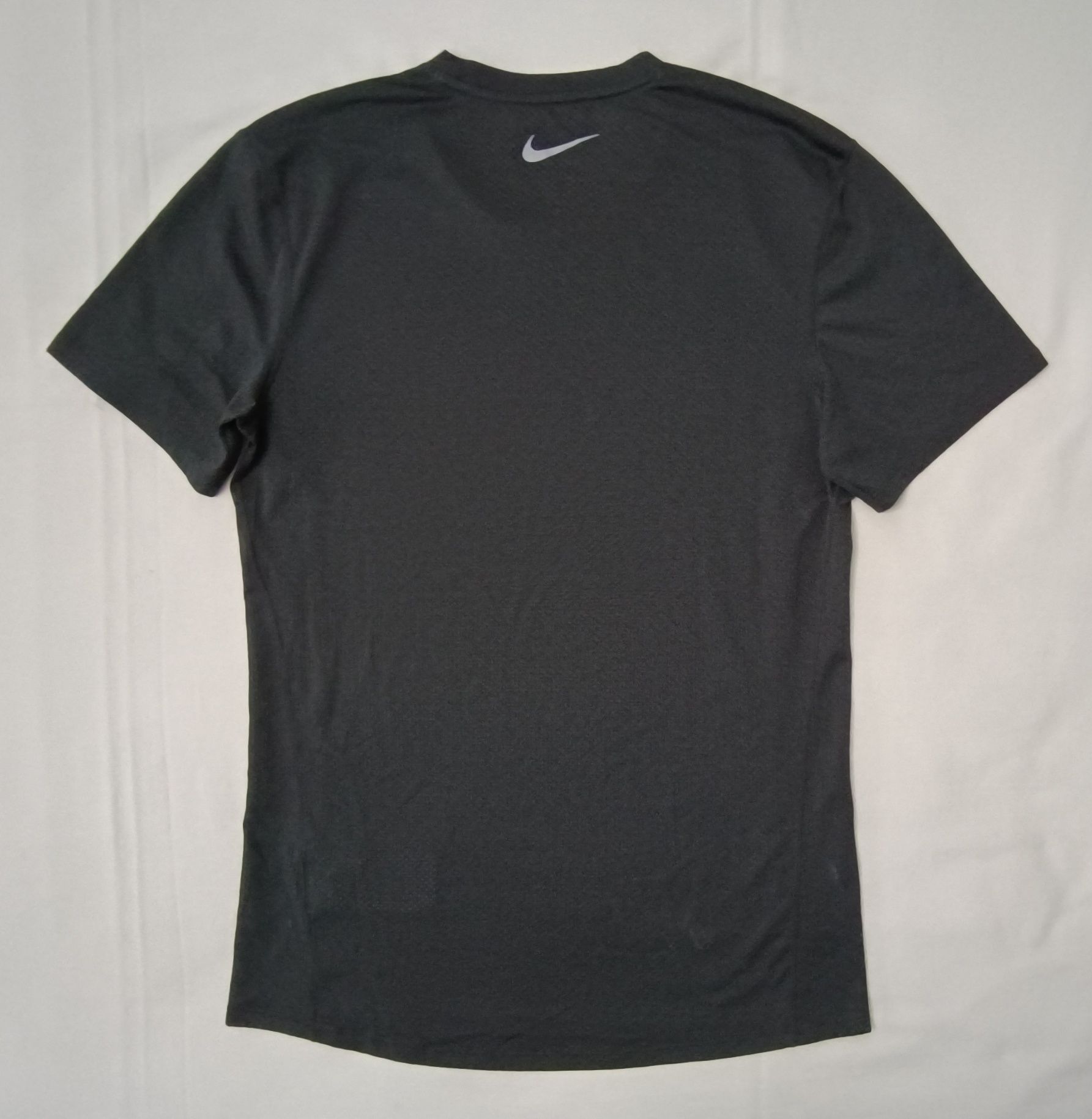 Nike DRI-FIT Breathe Tee оригинална тениска S Найк спортна фланелка