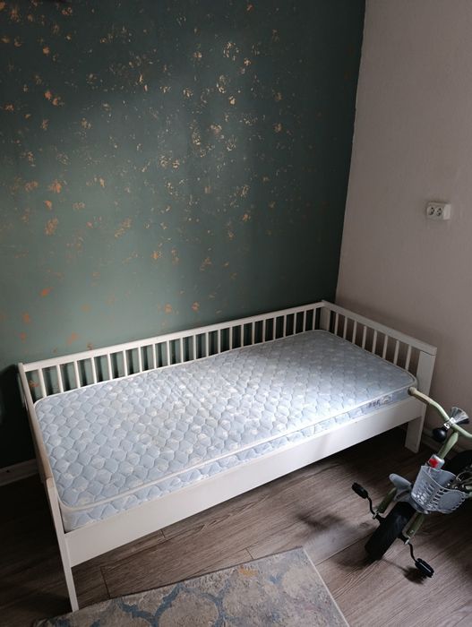 Продам кровать Ikea