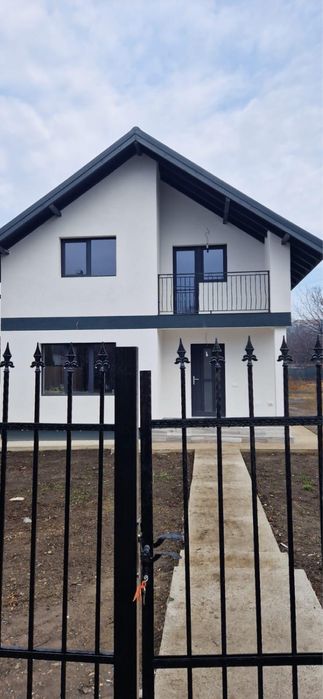 Vand casa noua la cheie in Banesti