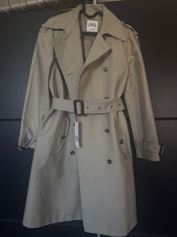 Тренчкот Zara нов с етикет