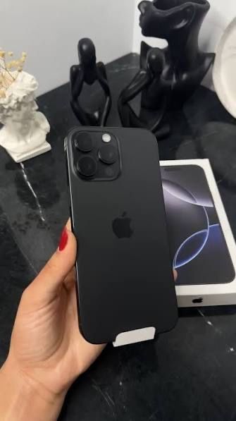 Продам Айфон 16 pro