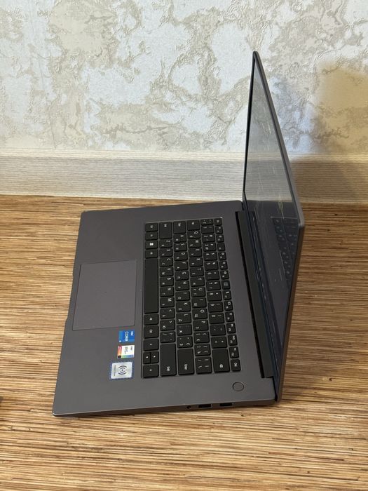 Huawei Matebook D15 intel(R) Core(TM) i5-1135G7