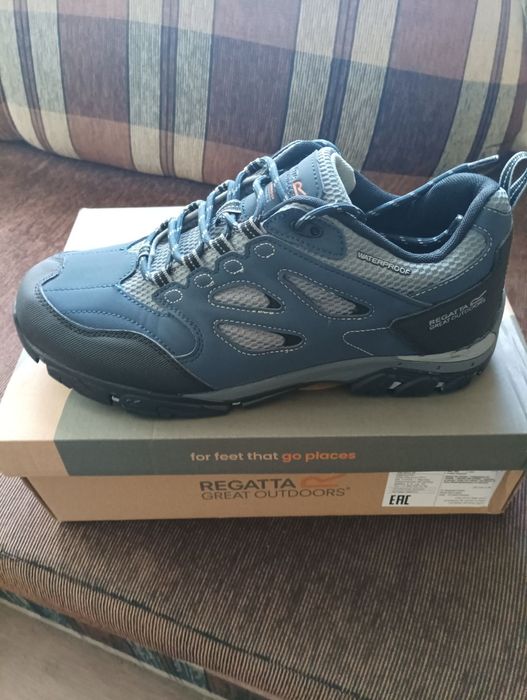 Нови туристически обувки н.45