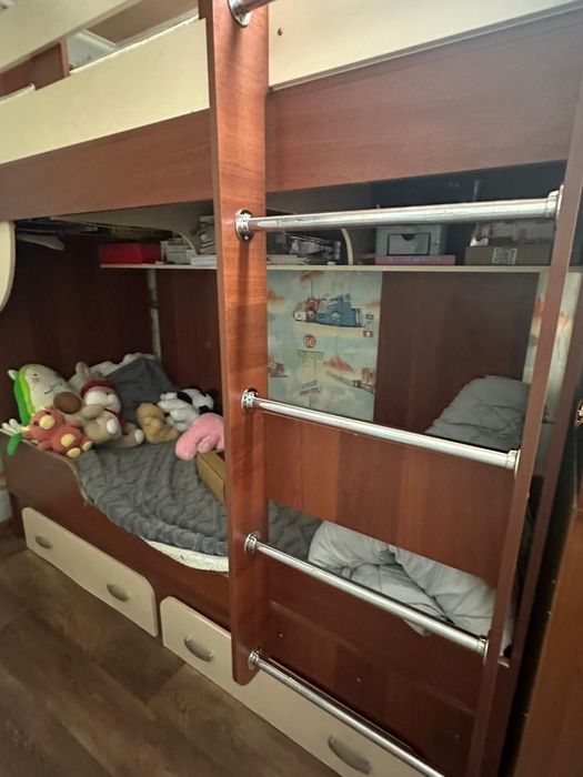 Кровать двухъярусная