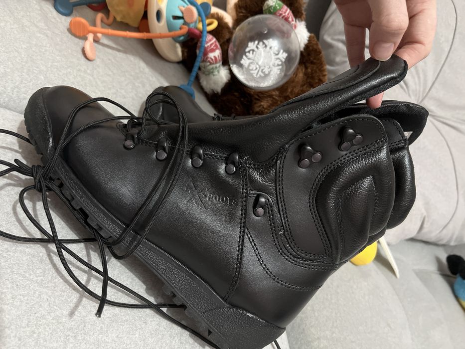 Продам абсолютно новые берцы